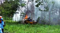 Pesawat tempur jatuh di kawasan Lanud Adisutjipto, Yogyakarta. (Istimewa)