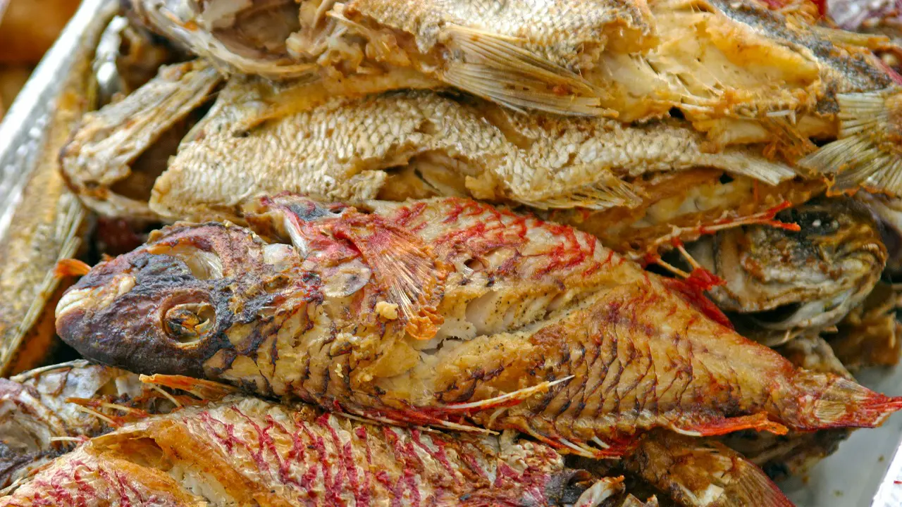 Ilustrasi Ikan Goreng
