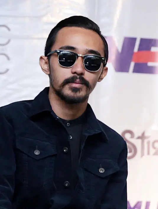 Selain itu dikatakannya juga bahwa Zai juga memberikan ide-ide segar untuk ST12. Salah satunya adalah single terbaru mereka yang berjudul Friendzone ini. Di mana unsur melayunya masih ada dan dipadukan dengan nuansa EDM. (Deki Prayoga/Bintang.com)