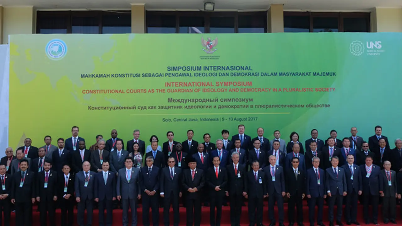 Jokowi Cerita Pengalaman Pimpin Solo Kepada Delegasi MK se-Asia