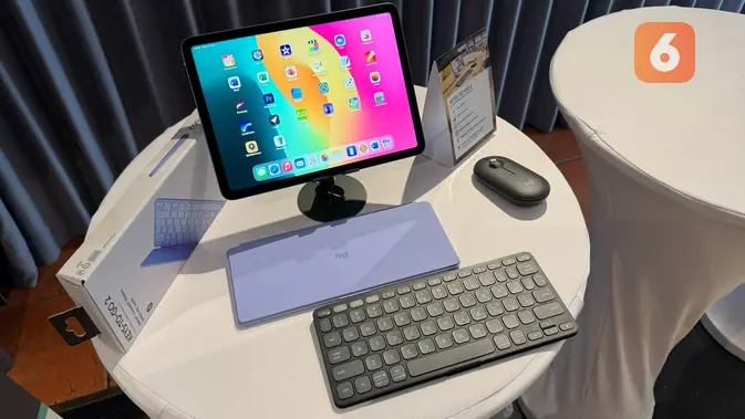 <p>Logitech Keys-To-Go 2. (Liputan6.com/ Yuslianson)</p>
