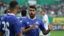 Diego Costa mengingatkan pemain muda Chelsea untuk lebih fokus dalam menjaga pemain Rapid Vienna. (Bola.com/Reza Khomaini)