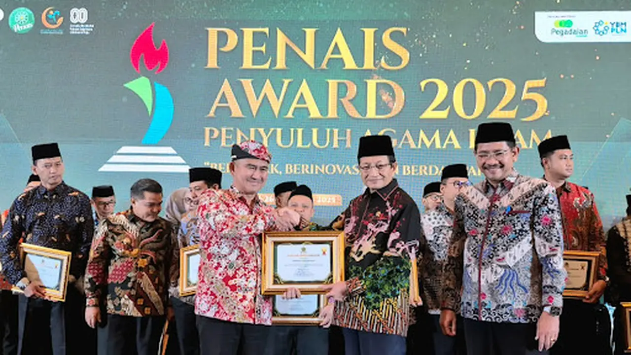 Dukung Penguatan Fungsi Penyuluh Agama, Wali Kota Tarakan Khairul Raih PENAIS Award 2025