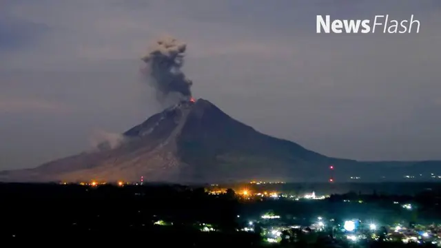 Gunung Sinabung yang terletak di Sumatera Utara masih aktif bererupsi. Pusat vulkanologi mencatat Gunung Sinabung telah bererupsi sebanyak 29 kali sejak 4 hari terakhir. 