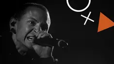 Dunia musik rock berduka. Vokalis Linkin Park, Chester Bennington tewas gantung diri di rumahnya. Ia pergi ketika band rock alternatif Linkin Park meraih kesuksesan. Lagu seperti ‘Crowling’, ‘Numb, ‘Faint’, dan ‘In The End’ sempat meraj...