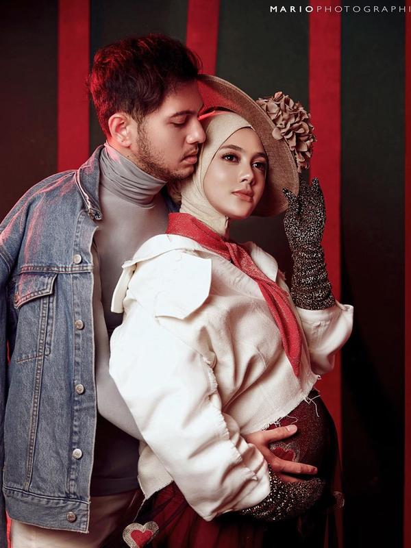 Rifky Balweel dan Biby Alraen tengah bersiap menyambut kehadiran buah hati mereka lewat unggahan maternity shoot. (Sumber: Instagram/@rifkybalweel)