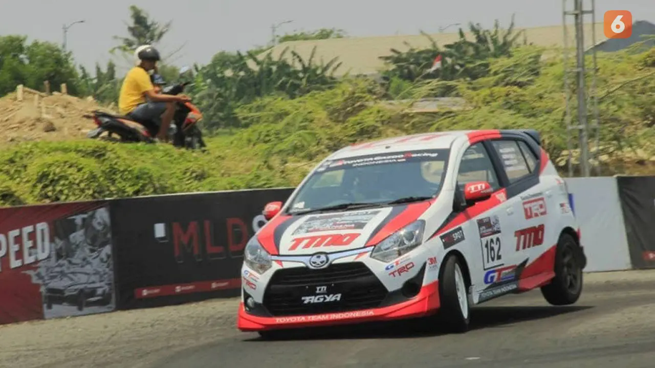 Mobil balap slalom diracik dengan menggunakan double caliper (Fahmi/Liputan6)