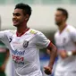 Penyerang sayap Bali United, Miftahul Hamdi, mencetak quattrick pertama di TSC saat membawa Bali United menang 4-2 atas PS TNI di Stadion Pakansari, Bogor, Minggu (20/11/2016). (Bola.com/Vitalis Yogi Trisna)