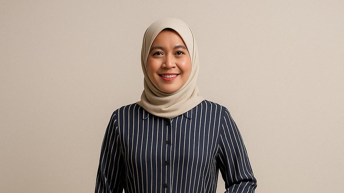 Rekomendasi 7 Gamis Motif Garis-garis Kekinian untuk Usia 40-50 Tahun, Bisa untuk Reuni hingga Jalan-jalan