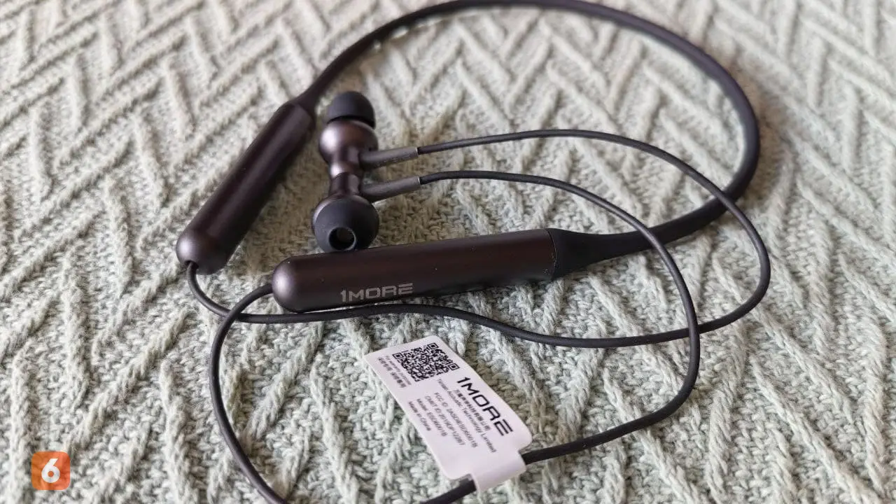 1More Stylish BT Pro Headphone