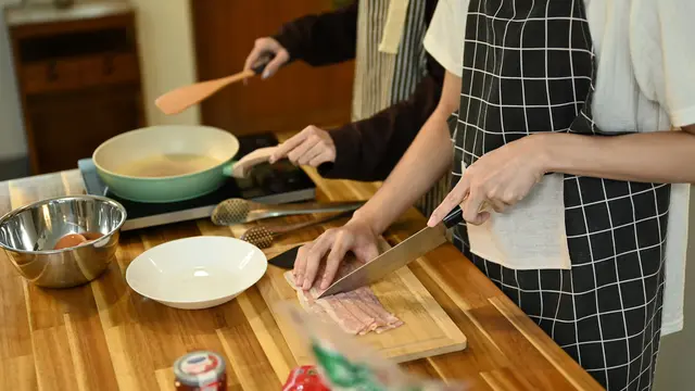 4 Kebiasaan Ibu di Rumah yang Sering jadi Penyebab Badan Nyeri Tanpa Disadari