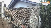 [VIDEO] Warga Korban Longsor Sukabumi Selamatkan Barang Tertimbun