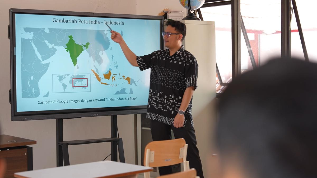Sekolah Rakyat: Guru Haikal Cerita Perjuangan dan Harapan dari Balik Kelas di Bekasi