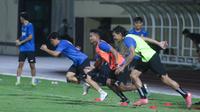 Skuad Liga Indonesia All Star menjalani sesi latihan di Stadion PTIK, Jakarta Selatan, Kamis (3/7/2025). (Bola.com/Muhammad Iqbal Ichsan)