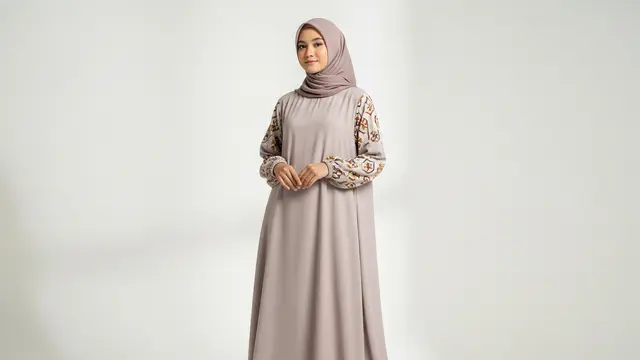 Gamis Tunik dengan Sentuhan Motif Etnik Modern