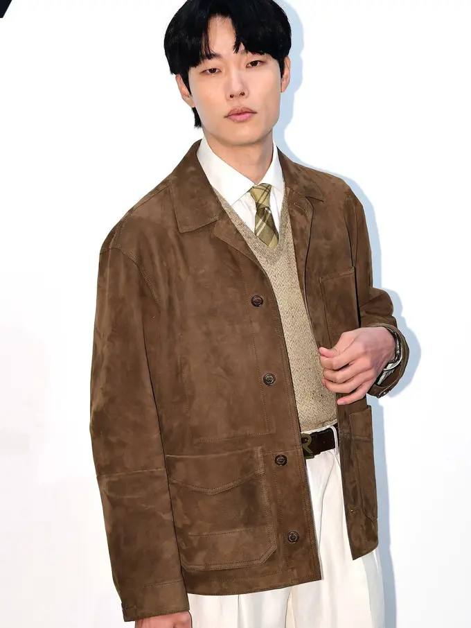 Potret Perdana Ryu Jun Yeol Usai Kena Kontroversi Transit Love dengan Han So Hee, Tampil Wajah Datar dengan Outfit Anak Sekolah