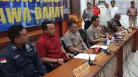 Kabid Humas Polda Jabar Komisaris Besar Saptono Erlangga memberikan keterangan hasil penyelidikan kematian Lina Jubaedah di Mapolrestabes Bandung, Jumat (31/1/2020). (Liputan6.com/Huyogo Simbolon)