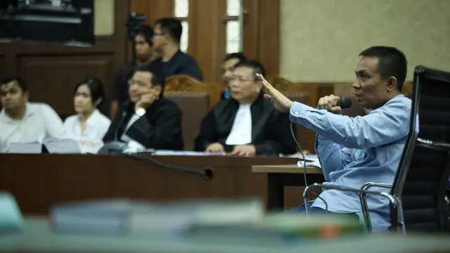 ‘Perang’ Saksi Ahli Digital forensic Soal CCTV di Sidang Jessica