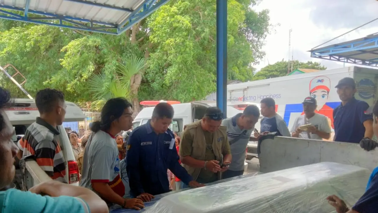Jenazah PMI asal NTT yang dikirim dari Malaysia (Liputan6.com/Ola Keda)
