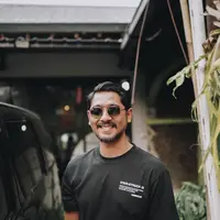 Arya Saloka dan Ziva Magnolya didapuk jadi pasangan ganda campuran turnamen Tepok Bulu 2023 di Istora Gelora Bung Karno Jakarta, Jumat (17/11/2023). (Foto: Dok. Instagram @arya.saloka)