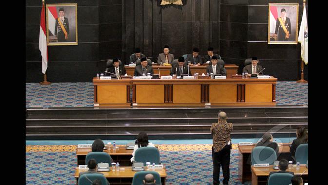 Ketok Palu Dewan untuk Ahok - News Liputan6.com