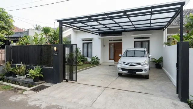 Ide Lantai Carport dengan Kanopi Transparan