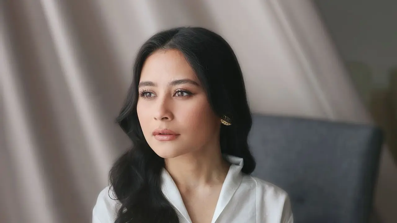 6 Gaya Artis Pakai Kebaya Putih saat Rayakan HUT ke-79 RI, Beby Tsabina, Tissa Biani, hingga Prilly Latuconsina