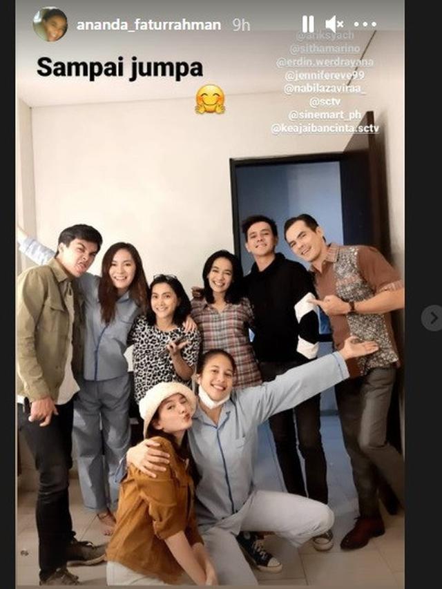 Ananda Faturrahman juga mengunggah foto suasana syuting episode terakhir Keajaiban Cinta.