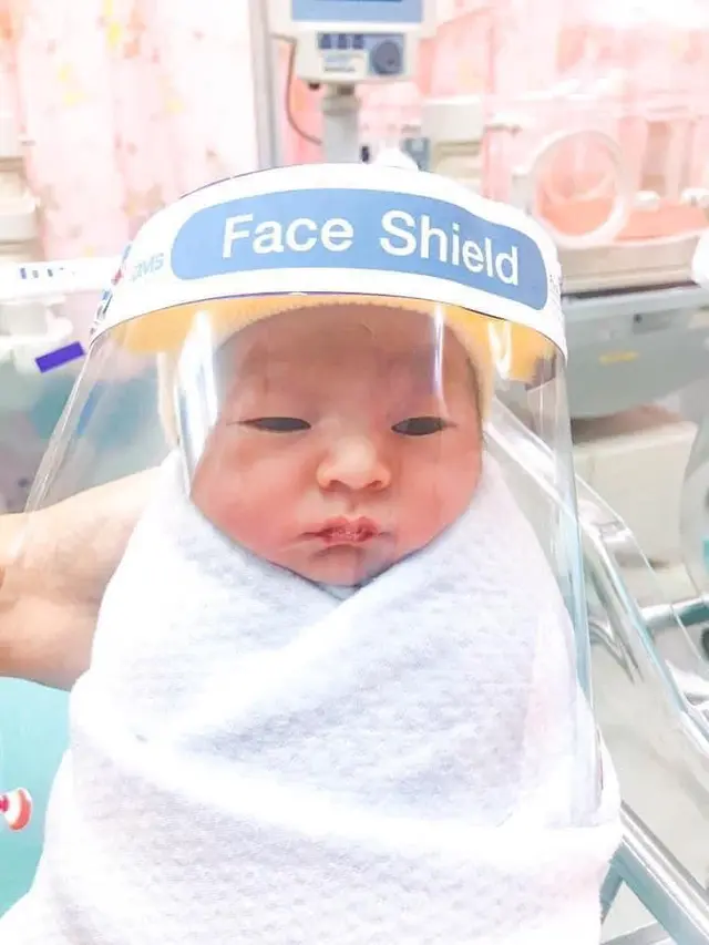 Cegah Terinfeksi Corona, Bayi Baru Lahir di Thailand Dipasangi Pelindung Wajah