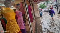 Banjir Bikin Produksi Pabrik di Kawasan Industri Turun