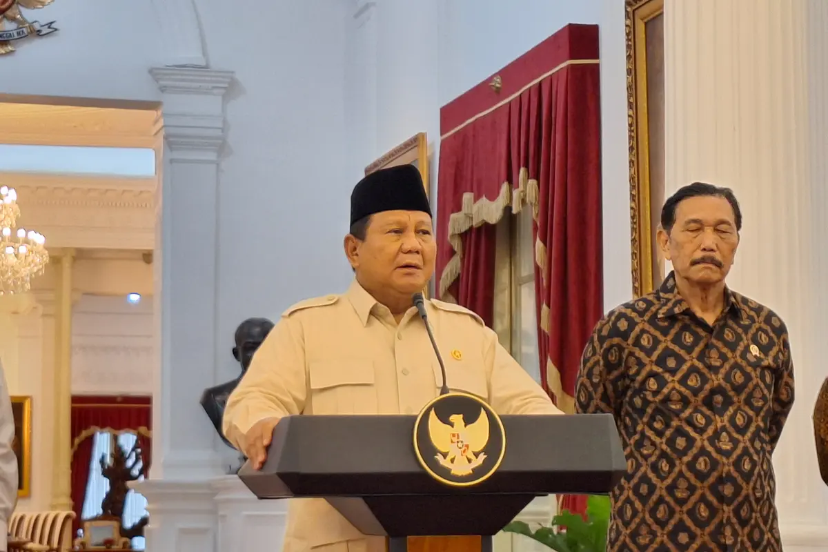 Presiden Prabowo Subianto saat konferensi pers di Istana Merdeka Jakarta, Senin (17/2/2025).
