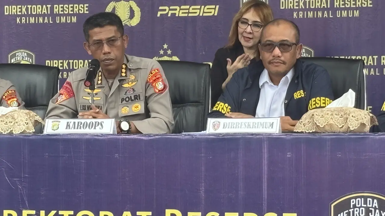 Direktur Reserse Kriminal Umum Polda Metro Jaya Kombes Wira Satya Triputra saat konferensi pers, Senin (26/5/2025). (Liputan6.com/Ady Anugrahadi)