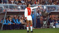 1. Johan Cruyff - Legenda sepak bola dunia ini memulai karier di Ajax Amsterdam pada periode 1964 hingga 1973 sebelum akhirnya pindah ke Barcelona. Menorehkan catatan fantastis 190 gol dalam 240 penampilan bersama de Amsterdammers. (AFP/Cor Mulder)
