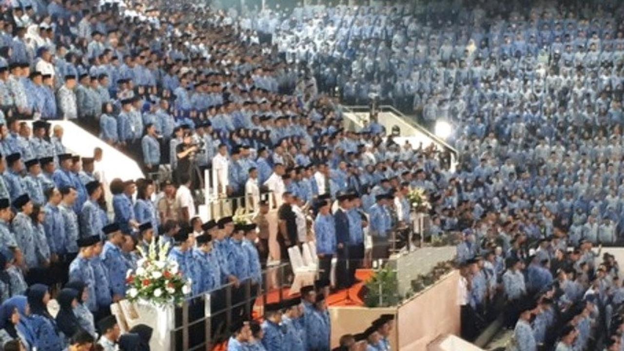 Presiden Joko Widodo atau Jokowi memimpin upacara Hari Ulang Tahun Ke-47 Korps Pegawai Republik Indonesia (KORPRI) Tahun 2018 di Istora Senayan, Jakarta Selatan.