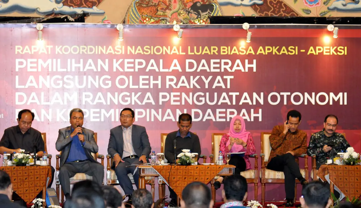 Asosiasi Pemerintah Kabupaten Seluruh Indonesia (Apkasi) dan Asosiasi Pemerintah Kota Seluruh Indonesia (Apeksi) itu melakukan pertemuan rapat koordinasi di Jakarta, (11/9/14). (Liputan6.com/Panji Diksana)