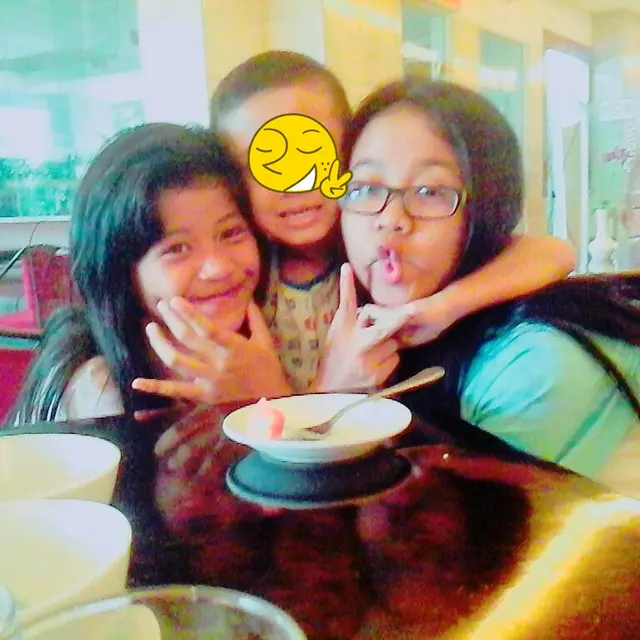 6 Potret Mayang dan Chika Sejak Kecil, Anak Doddy Soedrajat yang Selalu Kompak