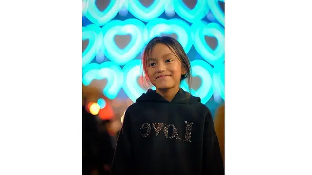 Jarang Tersorot, Ini 6 Potret Cantik Anak Bungsu Darius Sinathrya