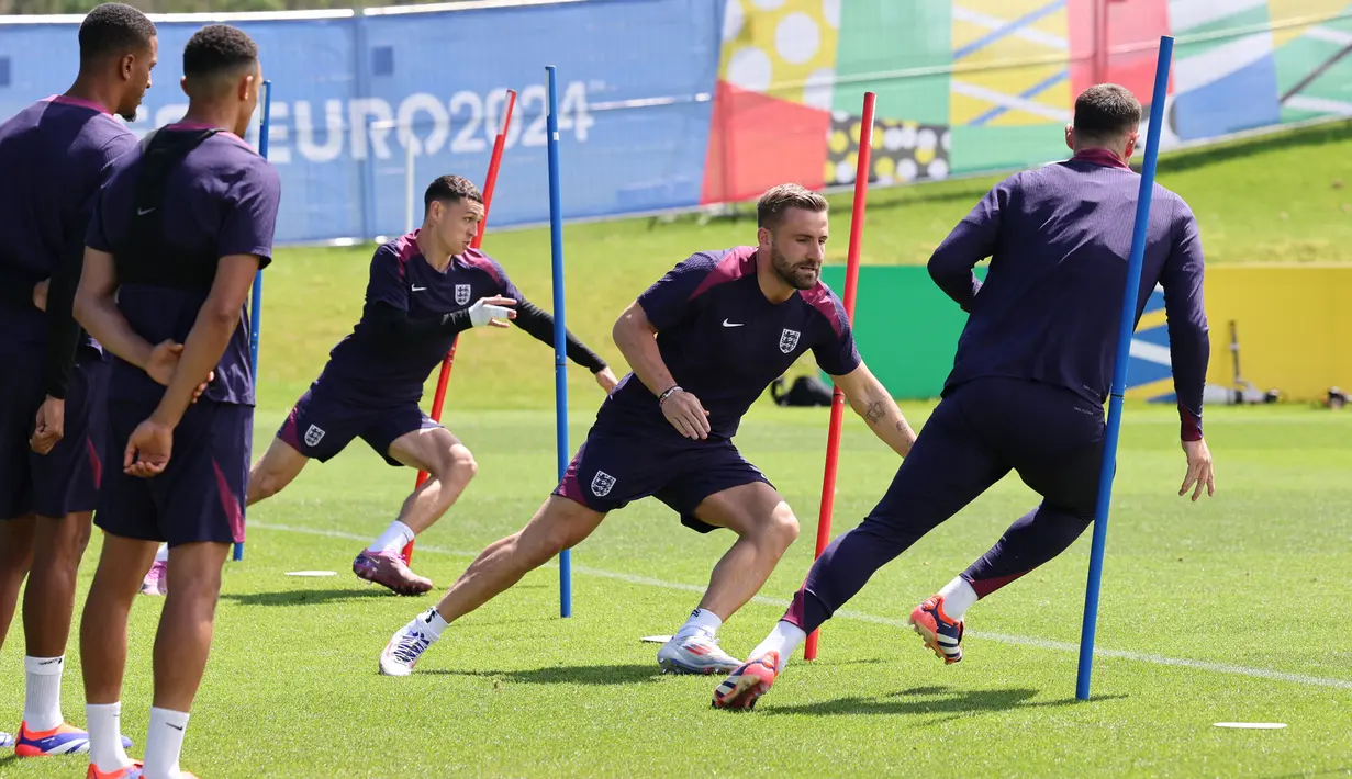 Pertandingan tidak akan mudah. Tantangan besar untuk Harry Kane dkk. Mengalahkan Spanyol adalah jalan untuk juara. (Adrian DENNIS / AFP)