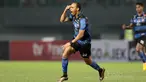 Pemain Madura United, Peter Odemwingie berada pada urutan pertama top scorer sementara Liga 1 2017. Peter telah mengoleksi sembilan gol hingga pekan ke-11.  (Bola.com/Nicklas Hanoatubun)