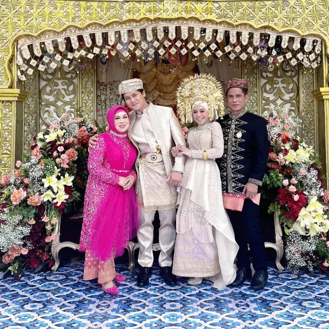 Potret Penampilan 6 Pasangan Artis saat Ngunduh Mantu, Kental Nuansa Adat