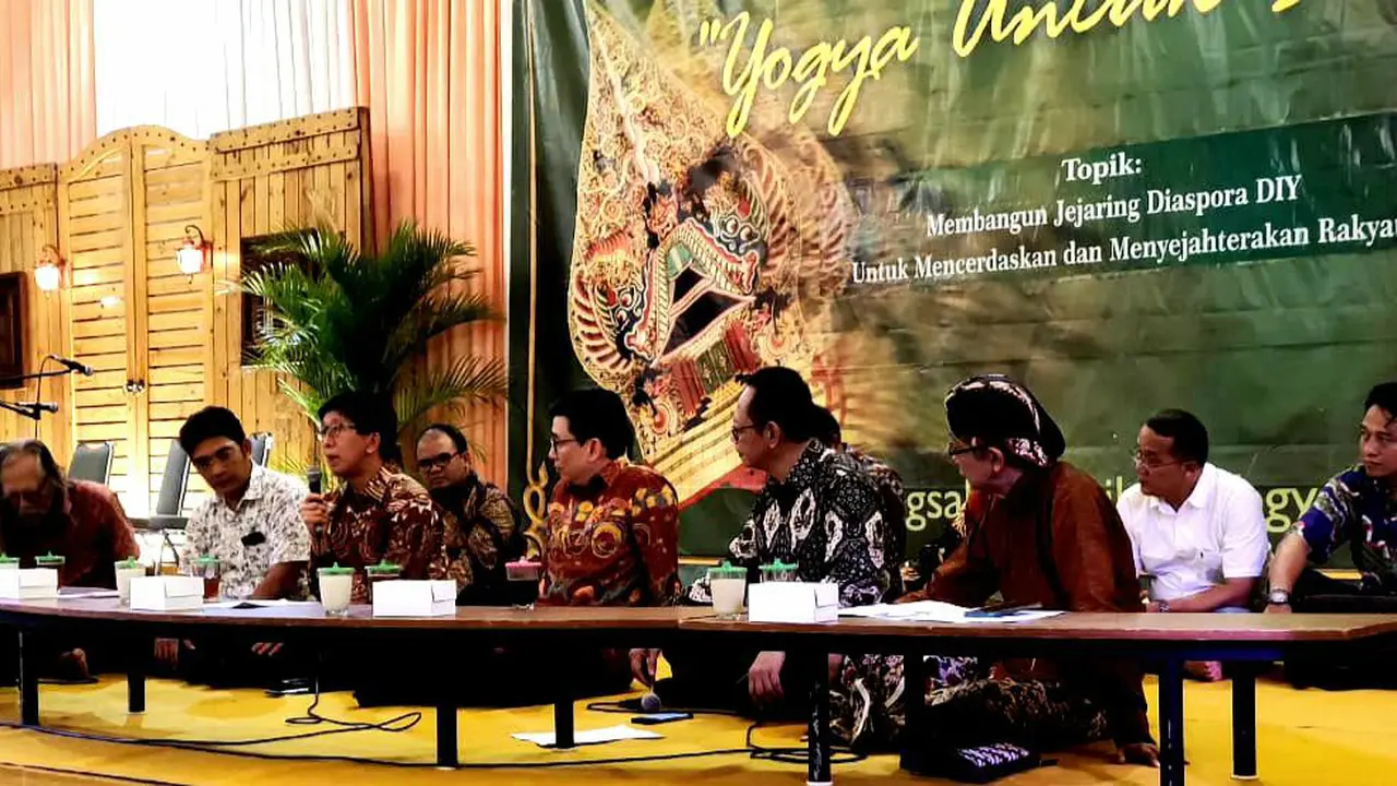 Vice President Director Emtek Group, Sutanto Hartono dalam acara dialog di Yogyakarta. (foto: istimewa)