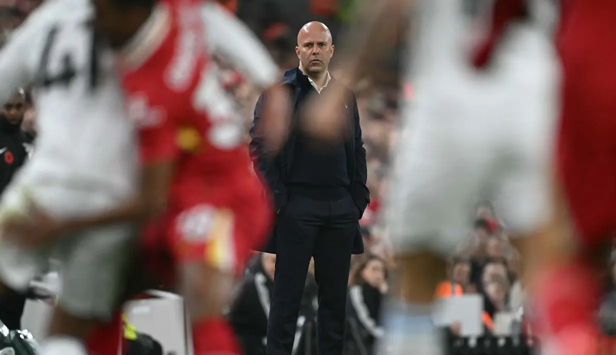 Di babak kedua, tim asuhan pelatih Arne Slot berhasil menekan pertahanan Aston Villa. (Paul ELLIS/AFP)
