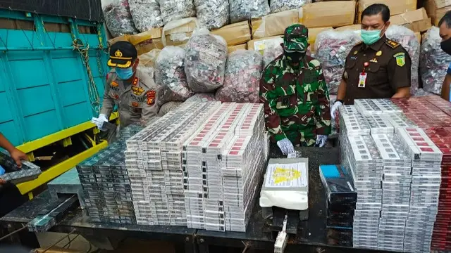 Bungkus rokok ilegal atau rokok tanpa cukai yang akan dimusnahkan Bea Cukai Riau.