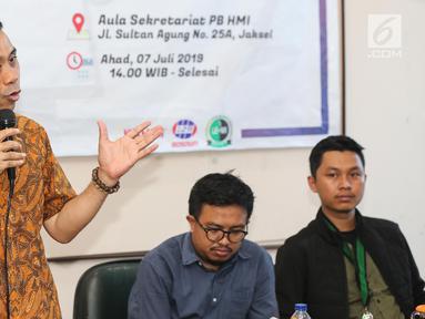 Founder KAHMIPreneur, Kamrussamad menjadi pembicara dalam Tadarus Ekonomi bertajuk Iklim Bisnis dan Stabilitas Harga Pasar, Jakarta, Minggu (7/6/2019). Tadarus Ekonomi membahas prospek ekonomi Indonesia pasca Pemilu 2019 yang dapat memberikan kepastian ekspektasi pasar. (Liputan6.com/Fery Pradolo)