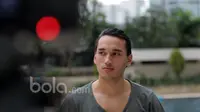 Ezra Walian dan Sang Ayah Selangkah Lagi Jadi WNI