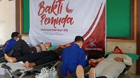 Donor darah massal Bakti Pemuda, Setetes Darah Untuk Negeri 2022 yang diikuti 5 ribu peserta di 18 Provinsi Indonesia. (Dian Kurniawan/Liputan6.com)