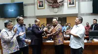 Ketua DPR Bambang Soesatyo melantik Kahar Muzakir sebagai Ketua Komisi III DPR