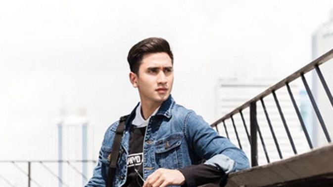 Verrell Bramasta Ungkap Alasan Beli Mobil Sport - Celeb Bintang.com