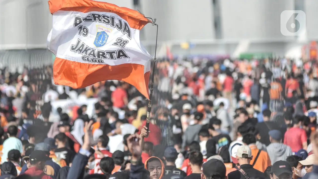 Ribuan Orang Padati Kawasan Jakarta International Stadium Jelang Peresmian