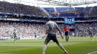 Cristiano Ronaldo mencetak 5 gol saat Real Madrid menang 6-0 atas Espanyol dalam lanjutan La Liga Spanyol, Sabtu (12/9/2015). (Liputan6.com/REUTERS/Albert Gea)
